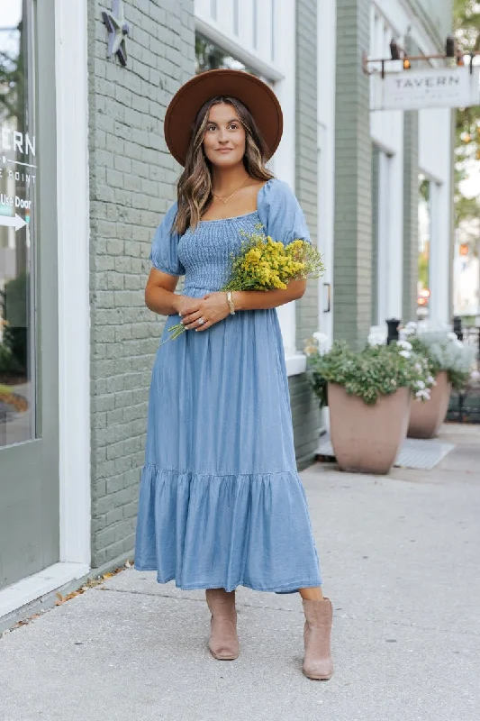 Chambray Puff Sleeve Tiered Midi Dress Fashionable High-Neck Midi Dress