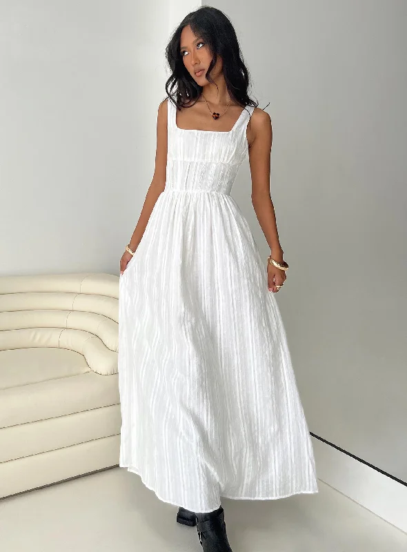 Lorinda Maxi Dress White Fashionable Chiffon Maxi Dress