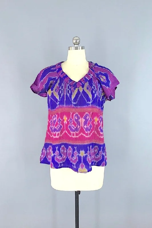 India Silk T-Shirt Blouse / Blue & Pink Bird Print / Size Small Front Pockets Side Pockets Patch Pockets