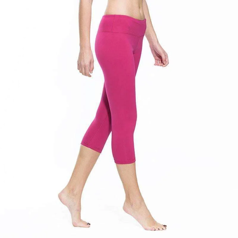 Women's Pink Capri Leggings Fashionable Ribbed Knit Leggings
