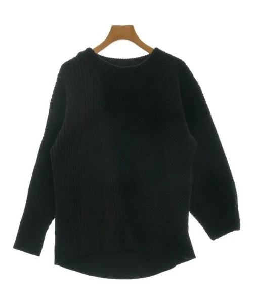HYKE Sweaters Embroidered Appliqued Beaded