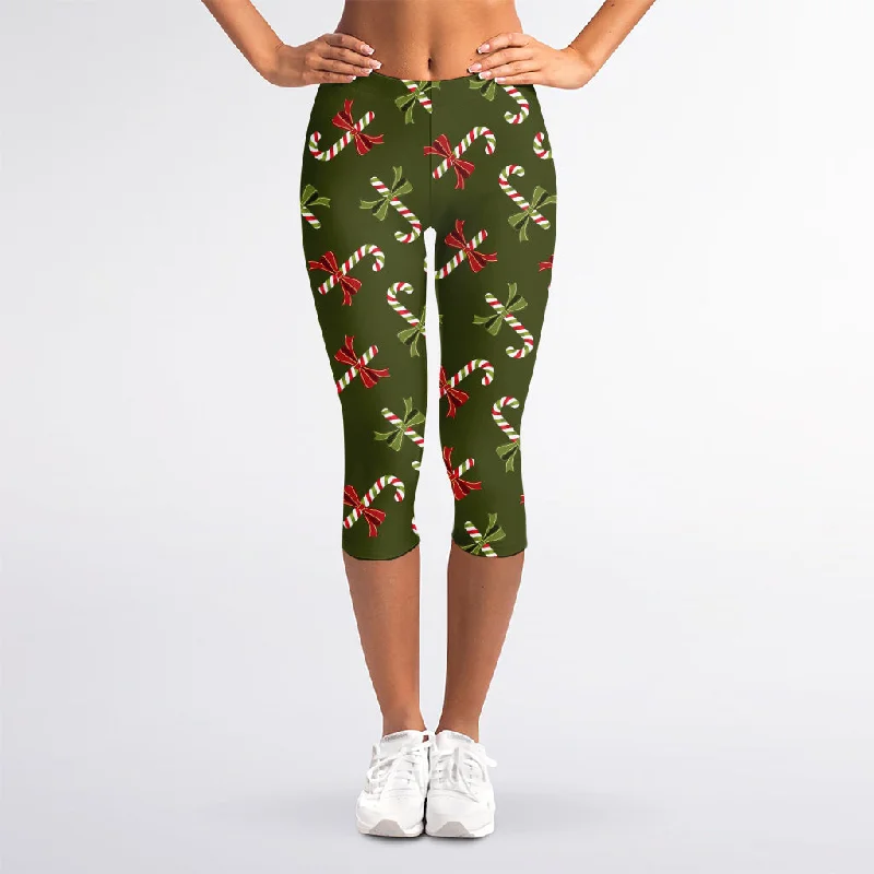 Xmas Candy Cane Pattern Print Women's Capri Leggings Cozy Oversized Leggings