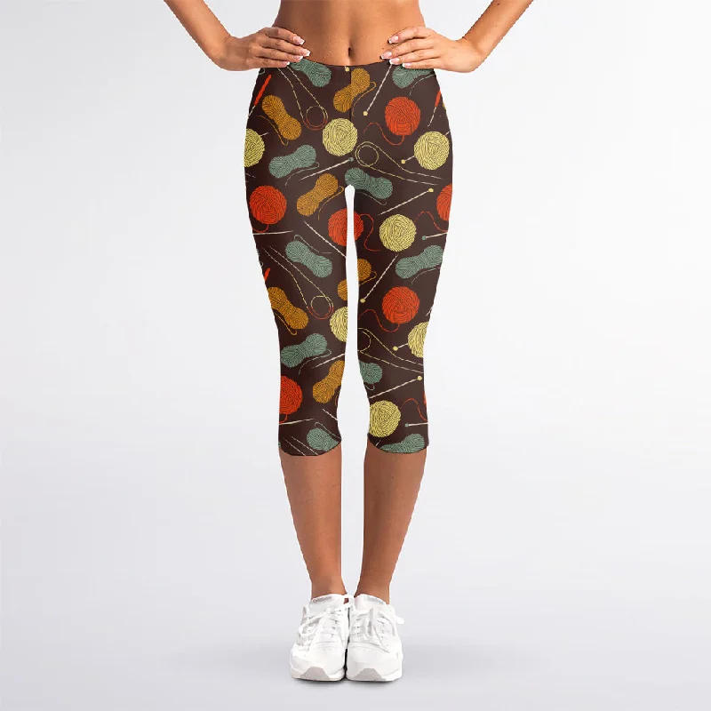 Yarn And Needle Pattern Print Women's Capri Leggings Cozy Reflective Detail Leggings