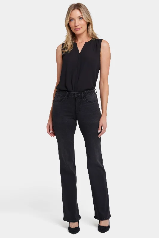 Ava Flared Jeans - Cordoba Cliff Trendy Bootcut High-Waisted Jeans