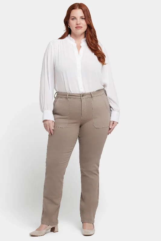 Marilyn Straight Jeans In Plus Size - Country Oak Classic Black Denim Jeans