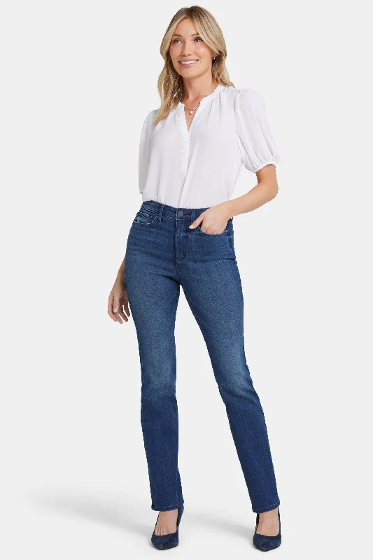 Billie Mini Bootcut Jeans - Moonlight Comfortable Boyfriend Jeans